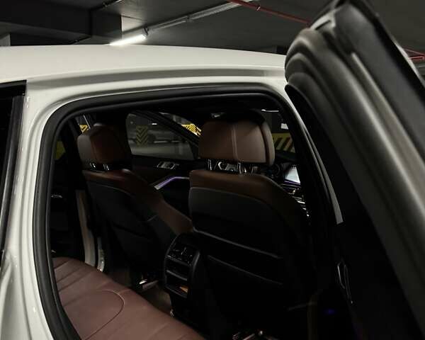 Белый БМВ Х6, объемом двигателя 2.99 л и пробегом 89 тыс. км за 72000 $, фото 16 на Automoto.ua
