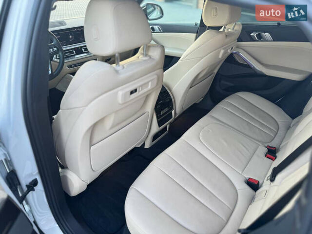Белый БМВ Х6, объемом двигателя 3 л и пробегом 105 тыс. км за 58000 $, фото 13 на Automoto.ua