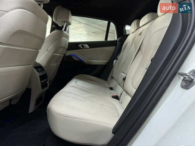 Белый БМВ Х6, объемом двигателя 2.99 л и пробегом 112 тыс. км за 66500 $, фото 23 на Automoto.ua