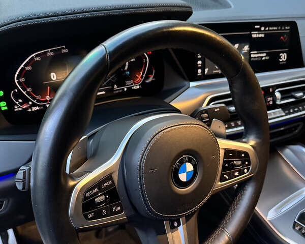 Белый БМВ Х6, объемом двигателя 2.99 л и пробегом 56 тыс. км за 83000 $, фото 1 на Automoto.ua