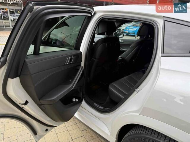 Білий БМВ Х6, об'ємом двигуна 3 л та пробігом 36 тис. км за 79900 $, фото 38 на Automoto.ua