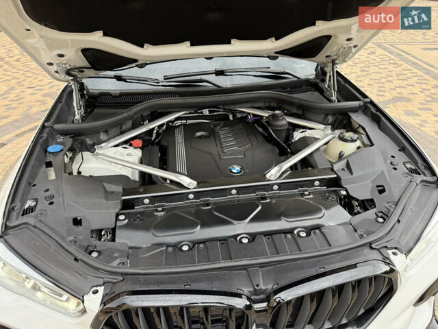 Білий БМВ Х6, об'ємом двигуна 3 л та пробігом 85 тис. км за 71000 $, фото 41 на Automoto.ua