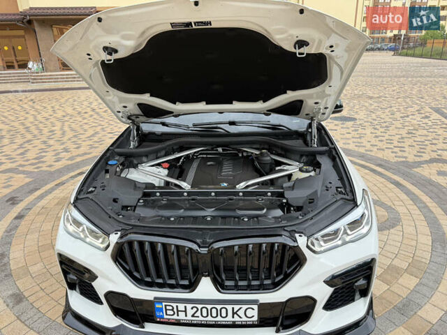 Білий БМВ Х6, об'ємом двигуна 3 л та пробігом 85 тис. км за 71000 $, фото 40 на Automoto.ua