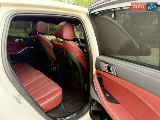 Білий БМВ Х6, об'ємом двигуна 3 л та пробігом 85 тис. км за 71000 $, фото 30 на Automoto.ua