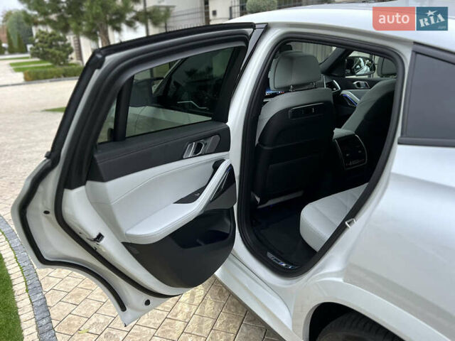 Білий БМВ Х6, об'ємом двигуна 4.39 л та пробігом 1 тис. км за 139000 $, фото 28 на Automoto.ua