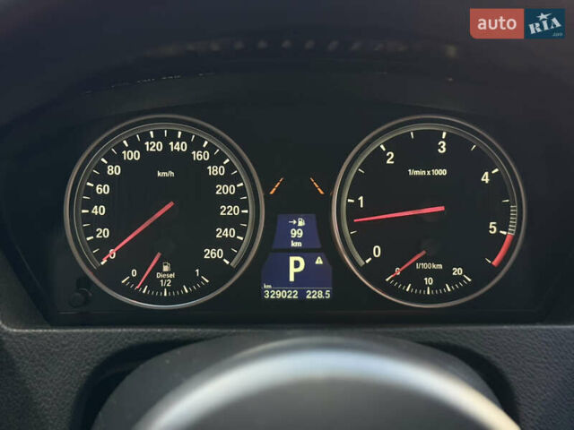 Чорний БМВ Х6, об'ємом двигуна 2.99 л та пробігом 333 тис. км за 22500 $, фото 56 на Automoto.ua
