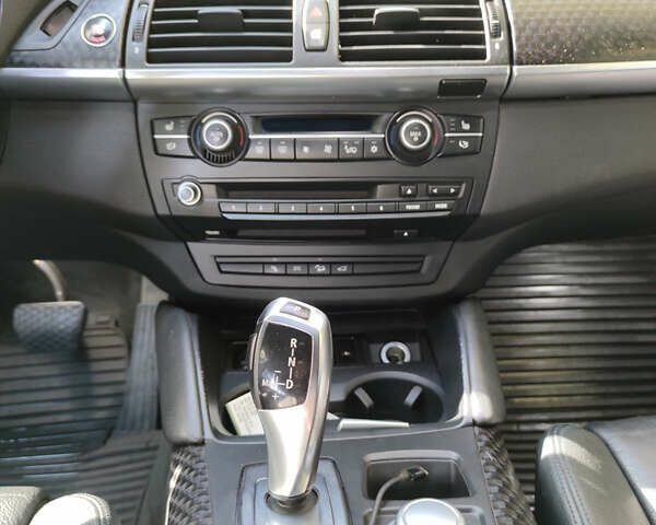 Чорний БМВ Х6, об'ємом двигуна 2.99 л та пробігом 180 тис. км за 13000 $, фото 14 на Automoto.ua