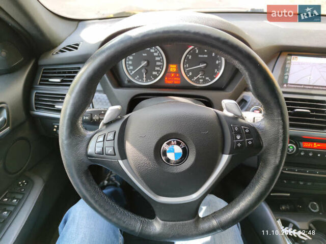 Чорний БМВ Х6, об'ємом двигуна 2.99 л та пробігом 180 тис. км за 13000 $, фото 15 на Automoto.ua
