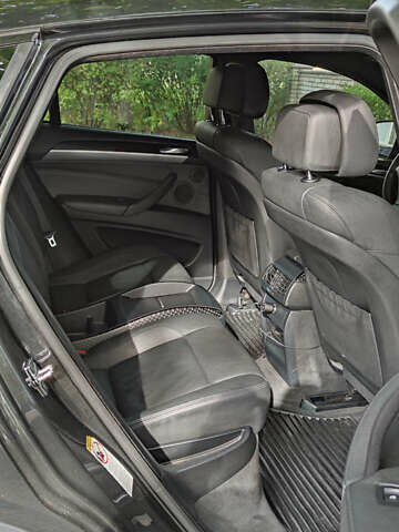 Чорний БМВ Х6, об'ємом двигуна 2.99 л та пробігом 180 тис. км за 13000 $, фото 6 на Automoto.ua