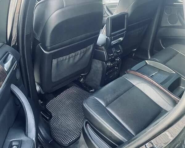 Черный БМВ Х6, объемом двигателя 3 л и пробегом 236 тыс. км за 13700 $, фото 18 на Automoto.ua
