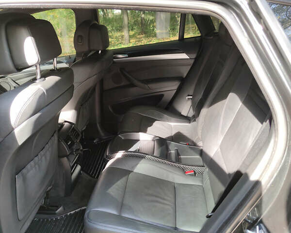 Чорний БМВ Х6, об'ємом двигуна 2.99 л та пробігом 180 тис. км за 13000 $, фото 9 на Automoto.ua