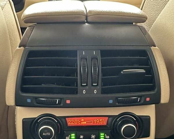 Чорний БМВ Х6, об'ємом двигуна 2.98 л та пробігом 210 тис. км за 11500 $, фото 29 на Automoto.ua