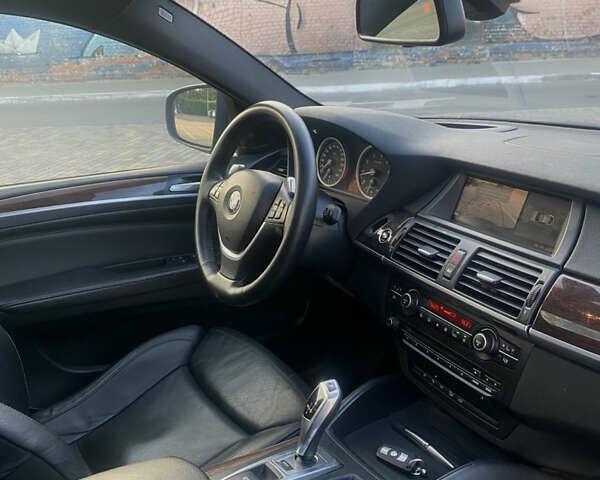 Чорний БМВ Х6, об'ємом двигуна 3 л та пробігом 235 тис. км за 13700 $, фото 16 на Automoto.ua