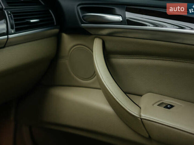 Черный БМВ Х6, объемом двигателя 3 л и пробегом 170 тыс. км за 17500 $, фото 15 на Automoto.ua