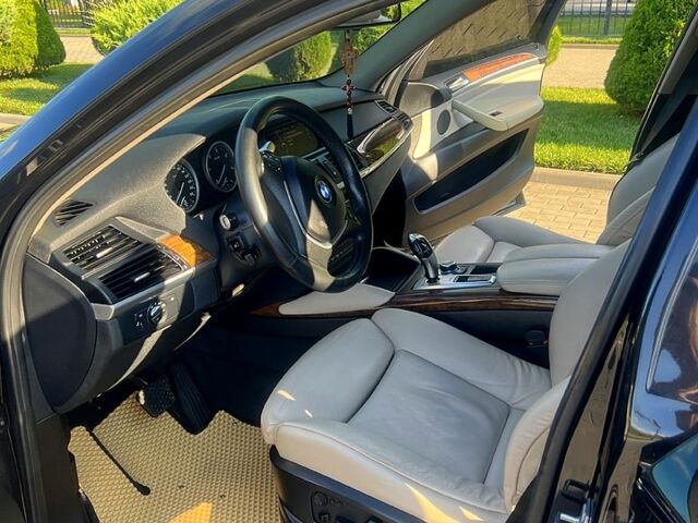 Черный БМВ Х6, объемом двигателя 3 л и пробегом 230 тыс. км за 20999 $, фото 5 на Automoto.ua