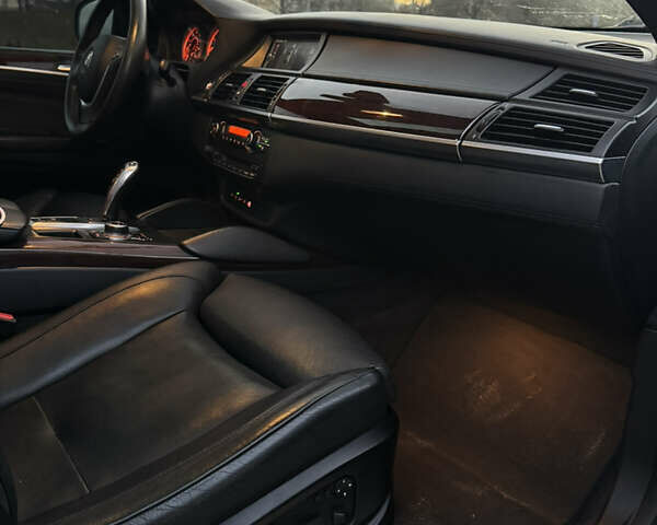 Черный БМВ Х6, объемом двигателя 2.98 л и пробегом 350 тыс. км за 14500 $, фото 8 на Automoto.ua