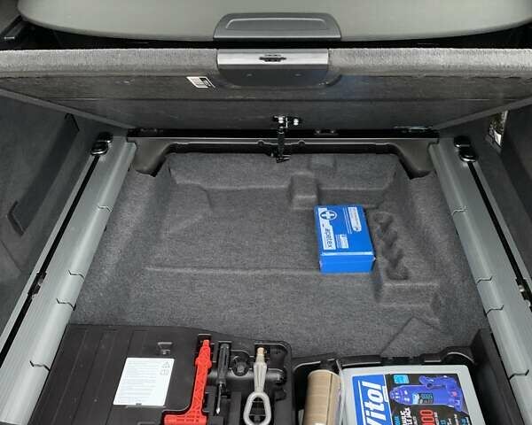 Черный БМВ Х6, объемом двигателя 3 л и пробегом 210 тыс. км за 18000 $, фото 9 на Automoto.ua