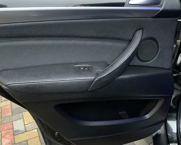 Черный БМВ Х6, объемом двигателя 3 л и пробегом 210 тыс. км за 19800 $, фото 26 на Automoto.ua