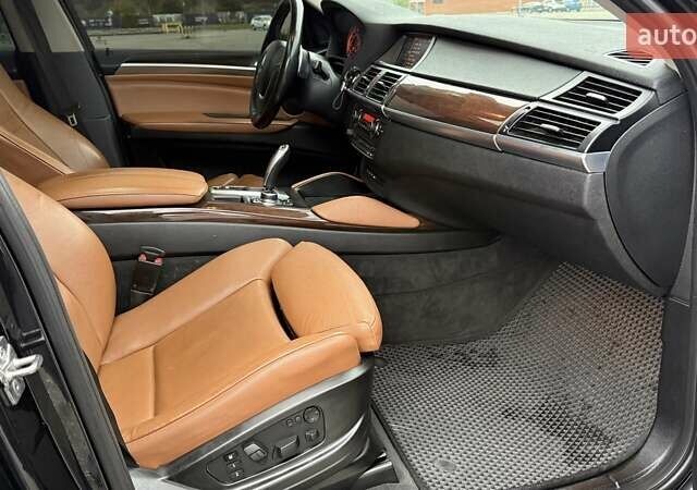 Черный БМВ Х6, объемом двигателя 3 л и пробегом 202 тыс. км за 16300 $, фото 13 на Automoto.ua