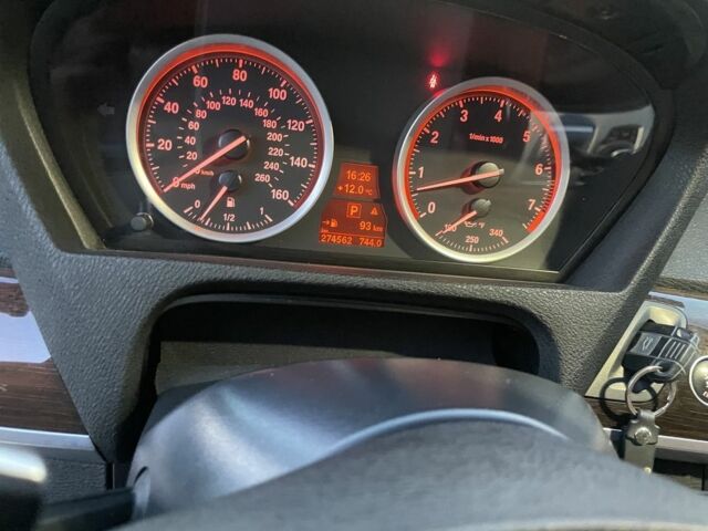 Чорний БМВ Х6, об'ємом двигуна 3 л та пробігом 270 тис. км за 15999 $, фото 7 на Automoto.ua