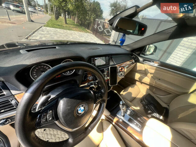 Черный БМВ Х6, объемом двигателя 3 л и пробегом 300 тыс. км за 16550 $, фото 49 на Automoto.ua