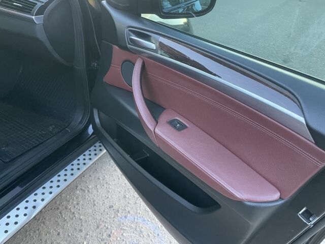 Чорний БМВ Х6, об'ємом двигуна 3 л та пробігом 270 тис. км за 15999 $, фото 4 на Automoto.ua