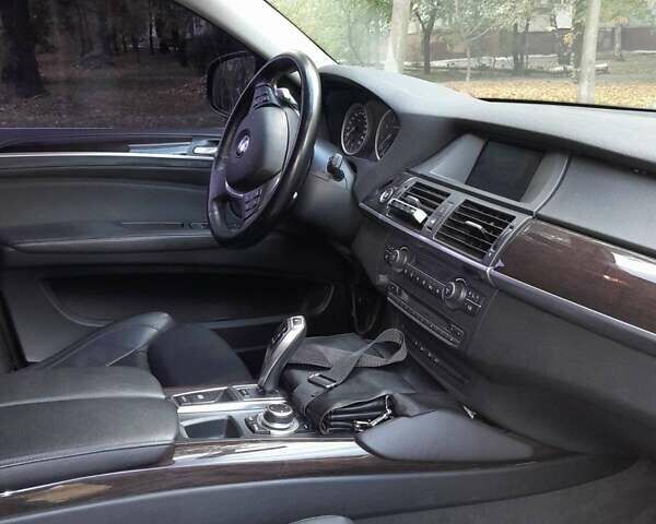 Черный БМВ Х6, объемом двигателя 3 л и пробегом 92 тыс. км за 21000 $, фото 9 на Automoto.ua