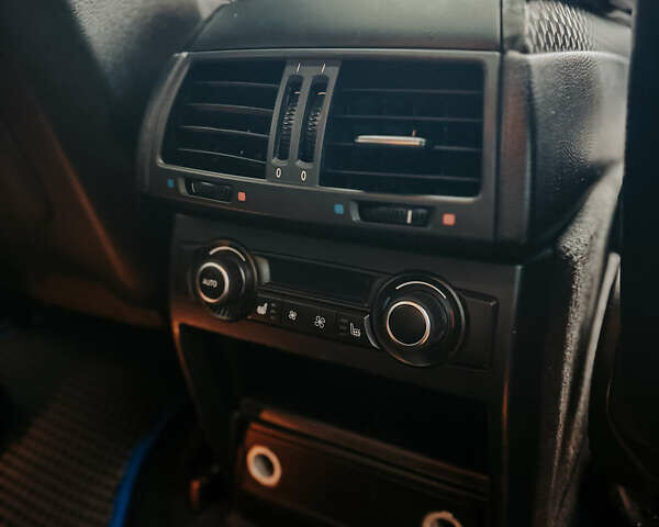 Чорний БМВ Х6, об'ємом двигуна 2.98 л та пробігом 280 тис. км за 16500 $, фото 16 на Automoto.ua