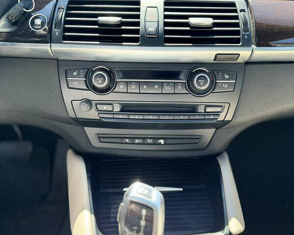 Черный БМВ Х6, объемом двигателя 2.99 л и пробегом 297 тыс. км за 22500 $, фото 7 на Automoto.ua