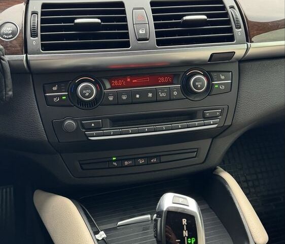 Черный БМВ Х6, объемом двигателя 3 л и пробегом 190 тыс. км за 18700 $, фото 13 на Automoto.ua