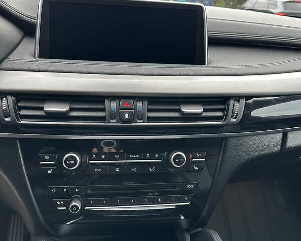 Чорний БМВ Х6, об'ємом двигуна 2.99 л та пробігом 253 тис. км за 28500 $, фото 6 на Automoto.ua