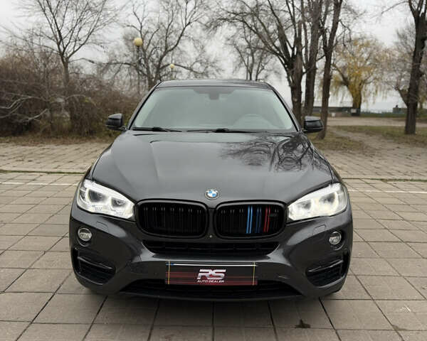 Черный БМВ Х6, объемом двигателя 2.98 л и пробегом 166 тыс. км за 21000 $, фото 3 на Automoto.ua