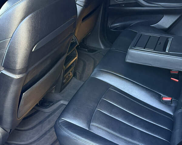 Чорний БМВ Х6, об'ємом двигуна 2.99 л та пробігом 168 тис. км за 37500 $, фото 16 на Automoto.ua