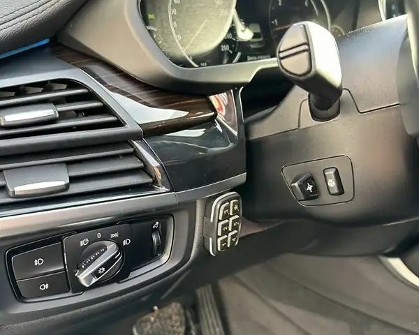 Чорний БМВ Х6, об'ємом двигуна 3 л та пробігом 205 тис. км за 36500 $, фото 6 на Automoto.ua