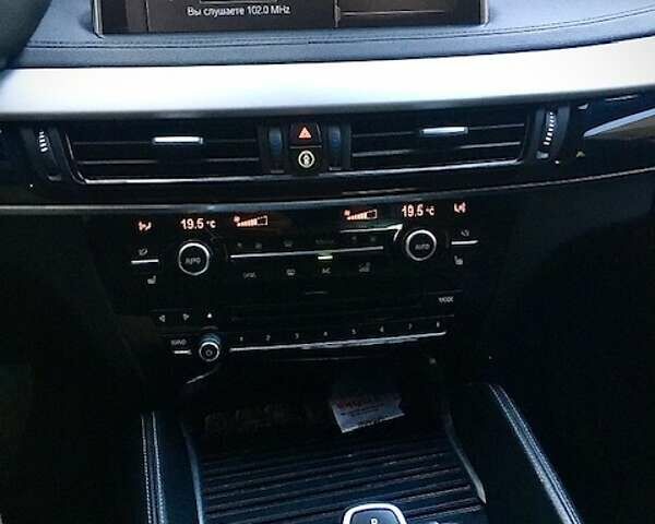 Чорний БМВ Х6, об'ємом двигуна 2.98 л та пробігом 102 тис. км за 40000 $, фото 32 на Automoto.ua