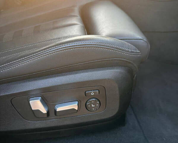 Черный БМВ Х6, объемом двигателя 3 л и пробегом 65 тыс. км за 73800 $, фото 30 на Automoto.ua