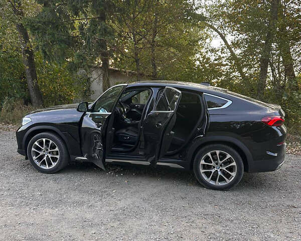 Черный БМВ Х6, объемом двигателя 3 л и пробегом 65 тыс. км за 73800 $, фото 50 на Automoto.ua