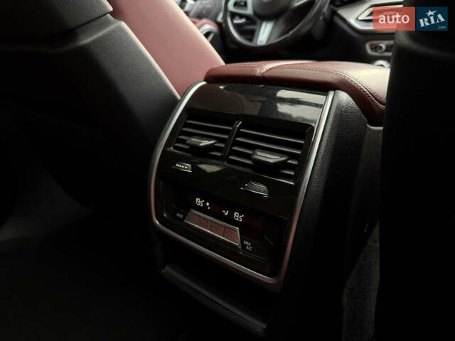 Чорний БМВ Х6, об'ємом двигуна 4.4 л та пробігом 79 тис. км за 69000 $, фото 81 на Automoto.ua