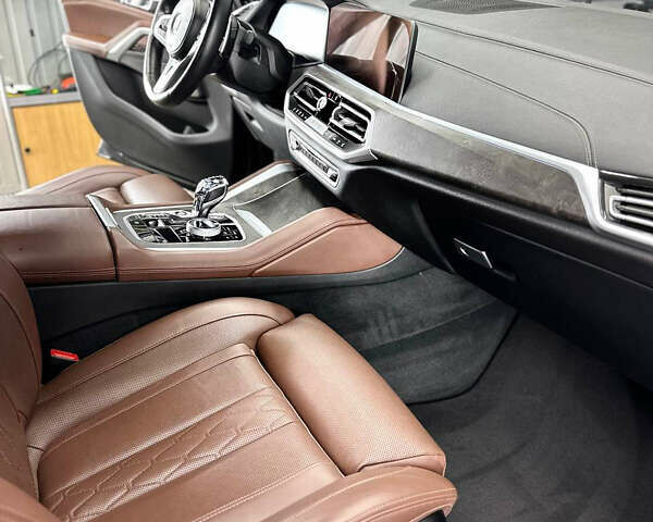 Черный БМВ Х6, объемом двигателя 3 л и пробегом 47 тыс. км за 100000 $, фото 6 на Automoto.ua