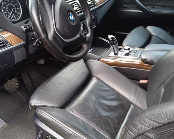 Красный БМВ Х6, объемом двигателя 3 л и пробегом 207 тыс. км за 15000 $, фото 1 на Automoto.ua