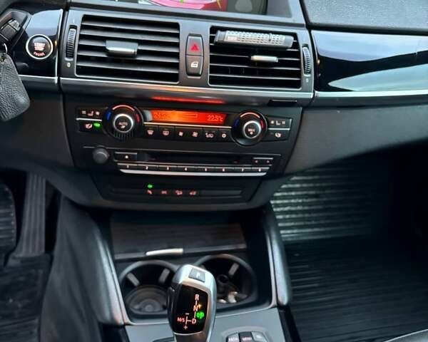 Красный БМВ Х6, объемом двигателя 3 л и пробегом 222 тыс. км за 18600 $, фото 2 на Automoto.ua