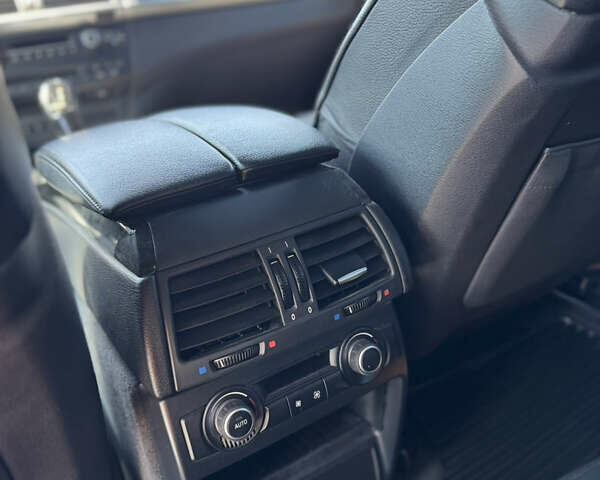 Красный БМВ Х6, объемом двигателя 3 л и пробегом 240 тыс. км за 16500 $, фото 8 на Automoto.ua