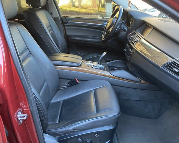 Красный БМВ Х6, объемом двигателя 3 л и пробегом 240 тыс. км за 15000 $, фото 14 на Automoto.ua