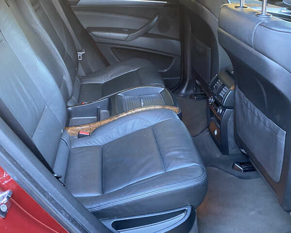 Красный БМВ Х6, объемом двигателя 3 л и пробегом 240 тыс. км за 15000 $, фото 17 на Automoto.ua