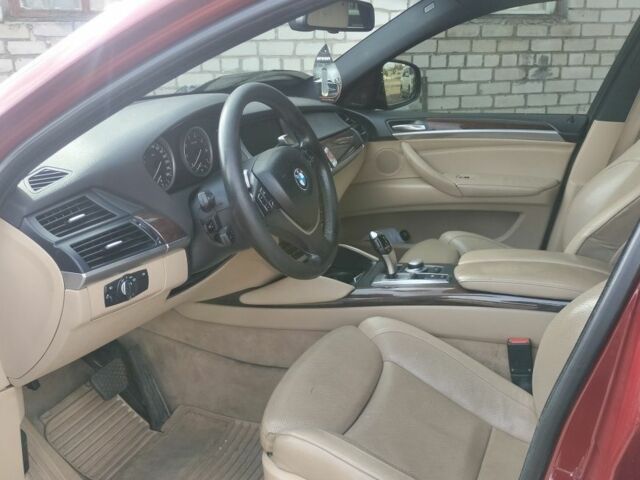 Червоний БМВ Х6, об'ємом двигуна 4 л та пробігом 198 тис. км за 8500 $, фото 4 на Automoto.ua