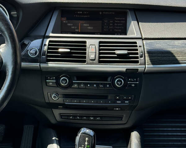 Красный БМВ Х6, объемом двигателя 3 л и пробегом 240 тыс. км за 16500 $, фото 5 на Automoto.ua