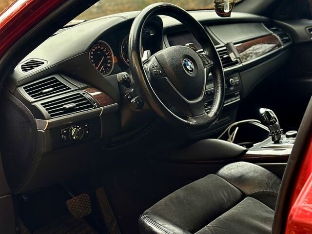 Червоний БМВ Х6, об'ємом двигуна 4.4 л та пробігом 120 тис. км за 15000 $, фото 7 на Automoto.ua
