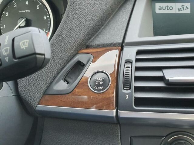 Червоний БМВ Х6, об'ємом двигуна 3 л та пробігом 104 тис. км за 17500 $, фото 35 на Automoto.ua