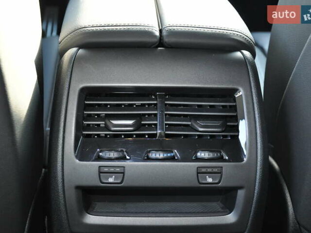 Красный БМВ Х6, объемом двигателя 3 л и пробегом 1 тыс. км за 94000 $, фото 33 на Automoto.ua