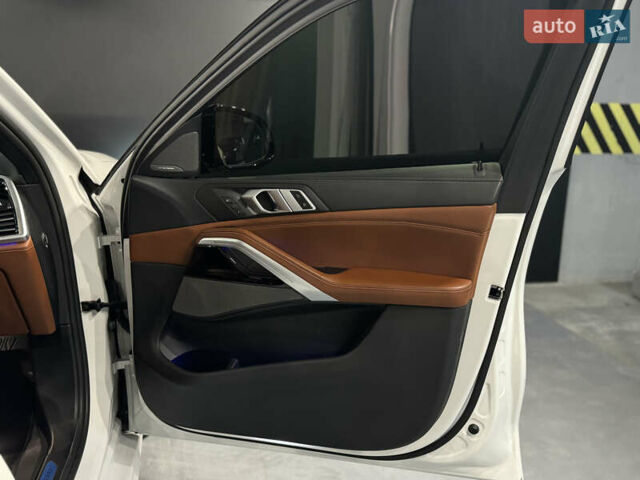 БМВ Х6, объемом двигателя 4.4 л и пробегом 28 тыс. км за 81000 $, фото 30 на Automoto.ua